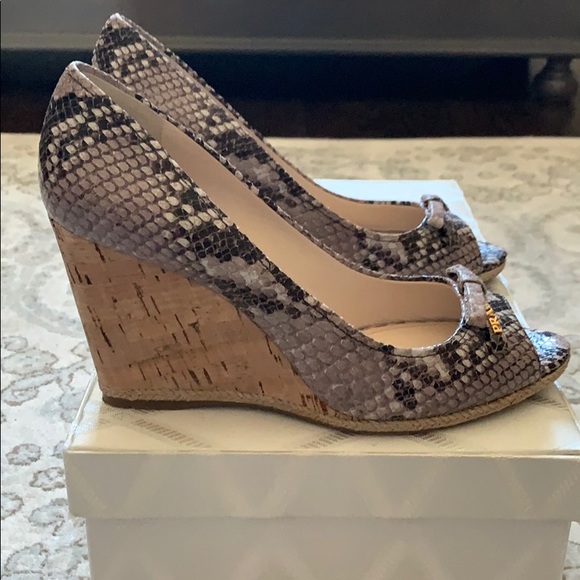Must have Prada Wedge Sandals - Picture 2 of 7